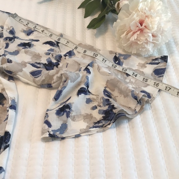 NWT AGB Women's Floral Top Size Large - Picture 14 of 14